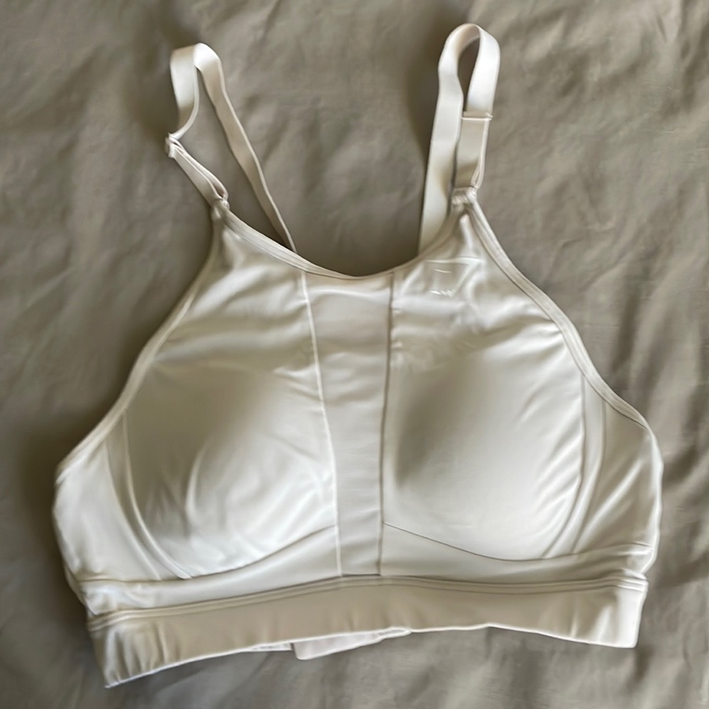 Gymshark Mesh Neckline Training Sport Bra -Cream